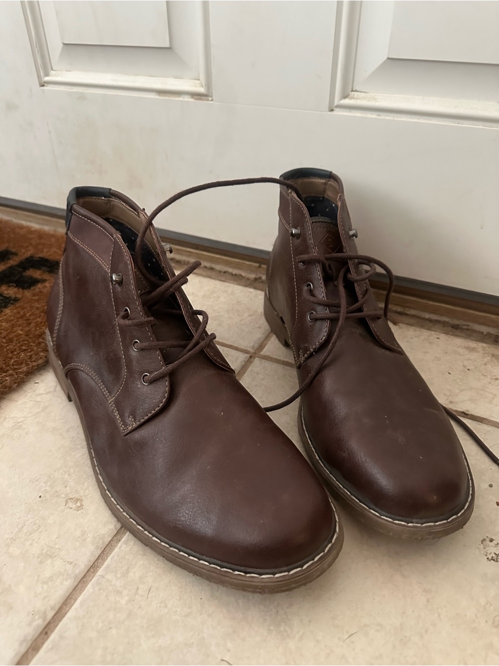 Men's Dark Brown Leather Chukka Boots — Lace-Up Casual Comfort